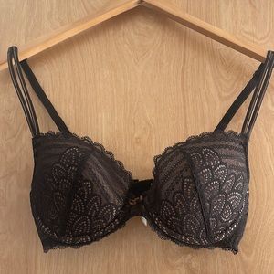 Chantelle bra